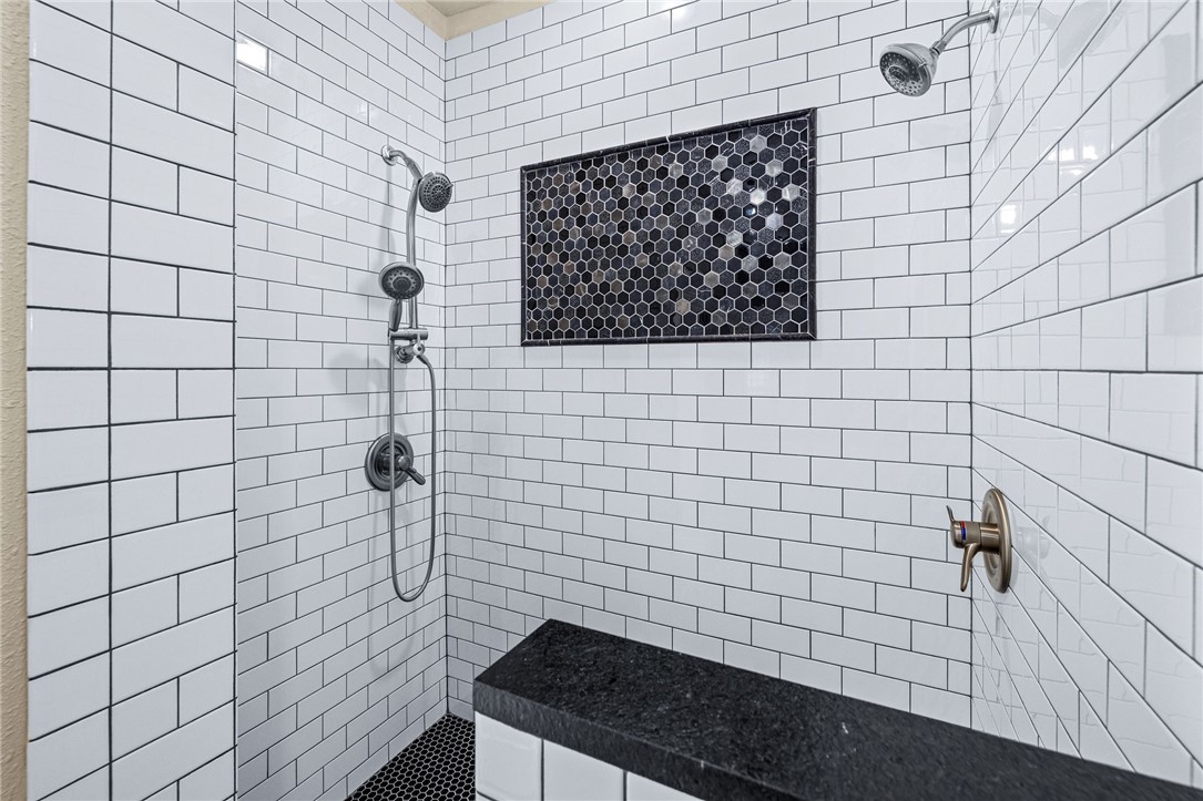 Oak View Add Rogers - Residential Income
