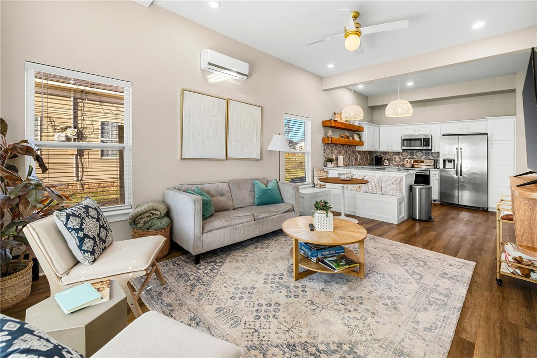 Oak View Add Rogers - Residential Income