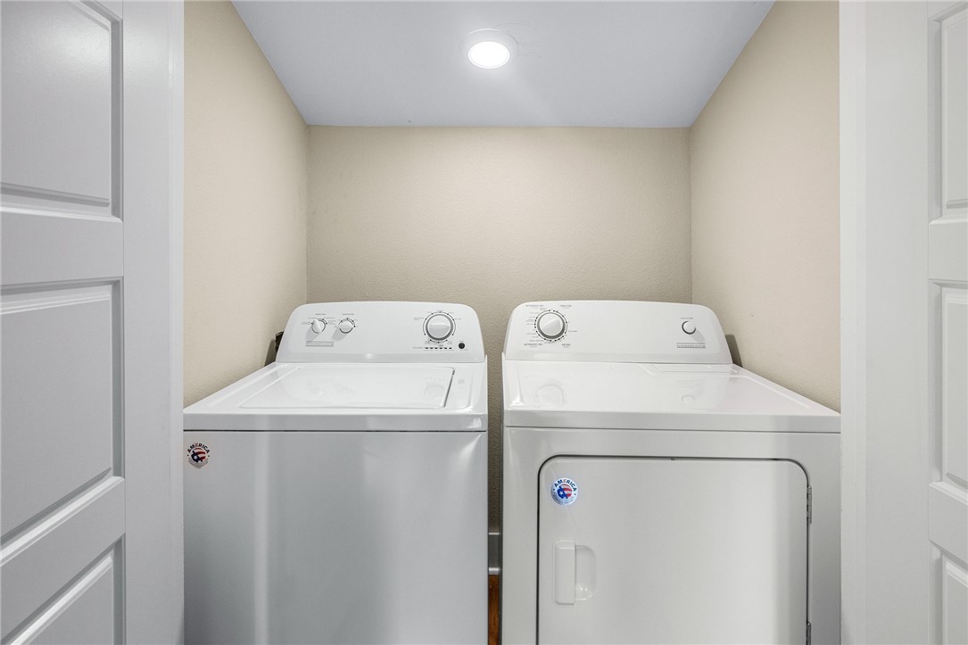Oak View Add Rogers - Residential Income