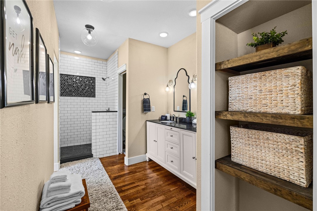 Oak View Add Rogers - Residential Income
