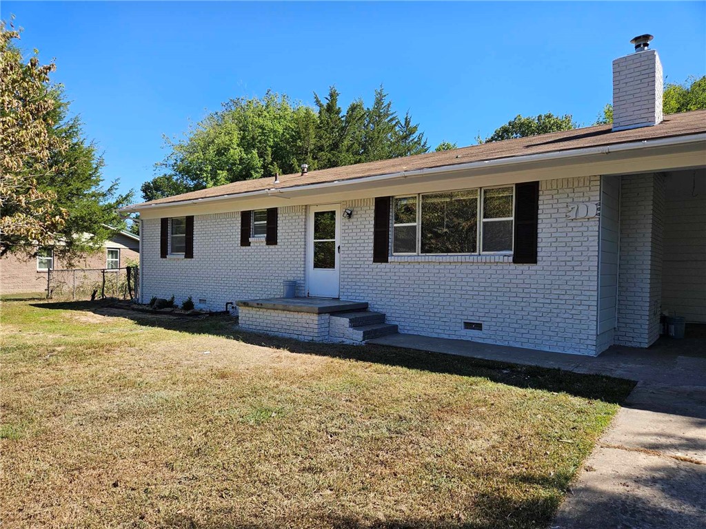 Centrally located 3 bed home at end of cul de sac in charming neighborhood