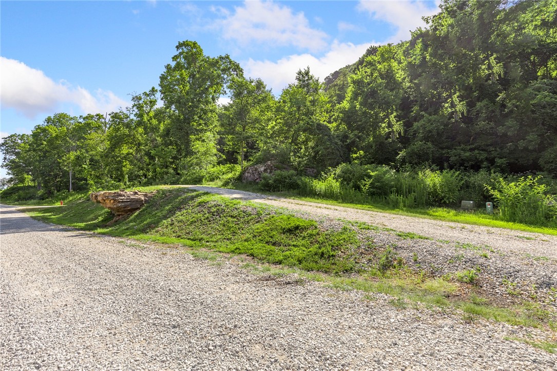 Round Mountain Estates - Land