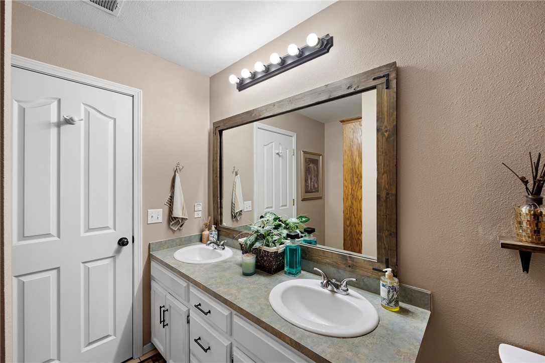 Stillwell Manor - Residential