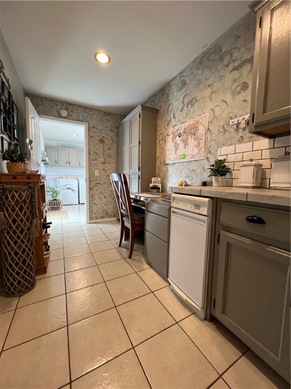 Stillwell Manor - Residential