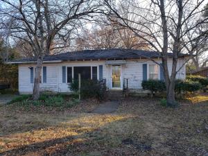 A potential first home or rental property is what you'll find with this 3 bed/2 bath house in Atkins. With some TLC, this house can become the home you've been waiting for at an affordable price.