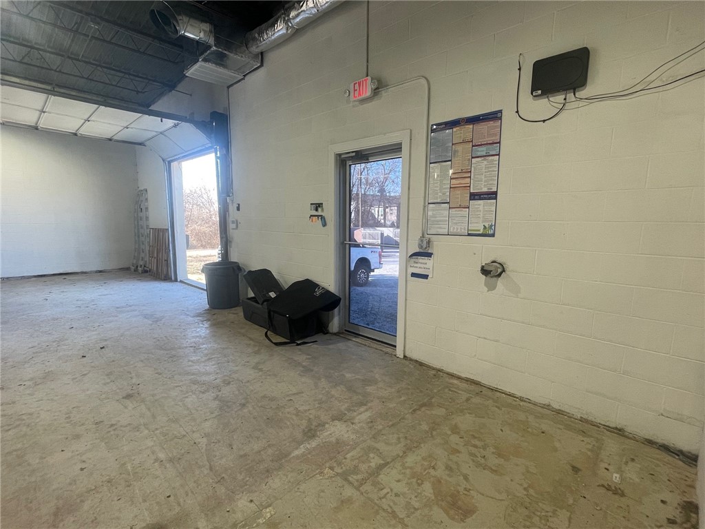 3-16-30 FAYETTEVILLE OUTLOTS - Commercial Lease
