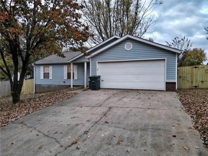 Newly renovated home with large fenced backyard in walkable neighborhood. All new appliances, counter tops, floors and renovated bathrooms. Eight minute drive to the University of Arkansas or 1/2 mile walk to the UA bus stop on Wedington. Walk to Sassy's BBQ, JJ's Grill, and Iams Dog Park. Walmart & Planet Fitness are just across Wedington. New washer/dryer onsite. Minimum 12 month lease required. One month security deposit. Pets negotiable.