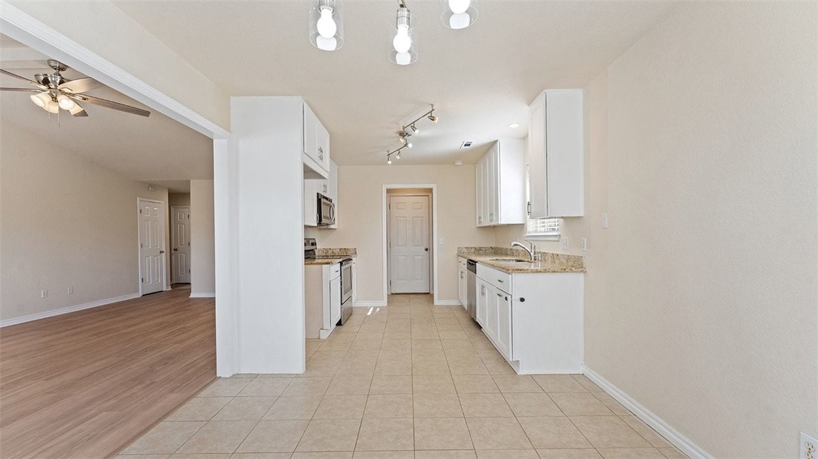 David Lyle Village Ph I - Residential Lease