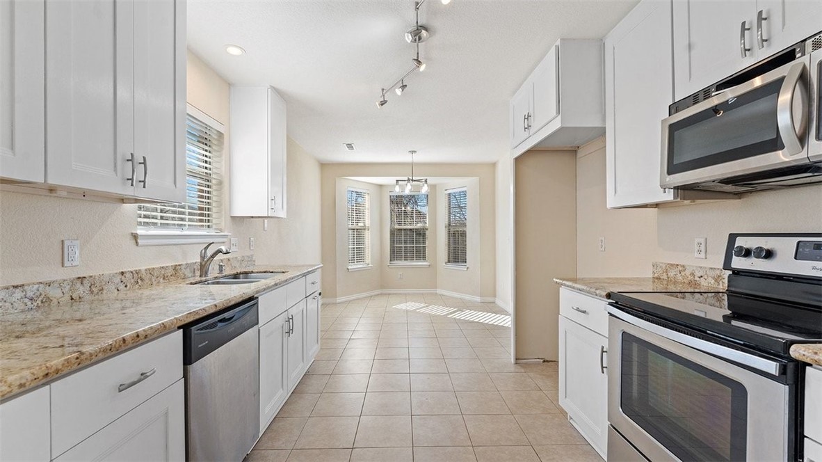 David Lyle Village Ph I - Residential Lease