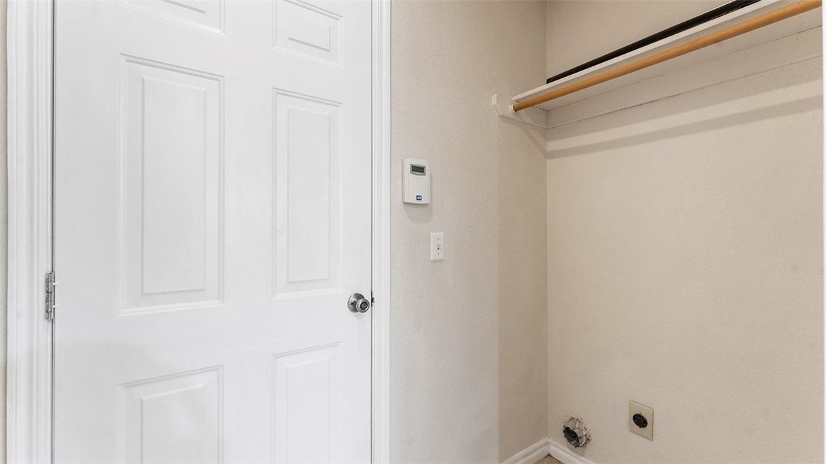 David Lyle Village Ph I - Residential Lease