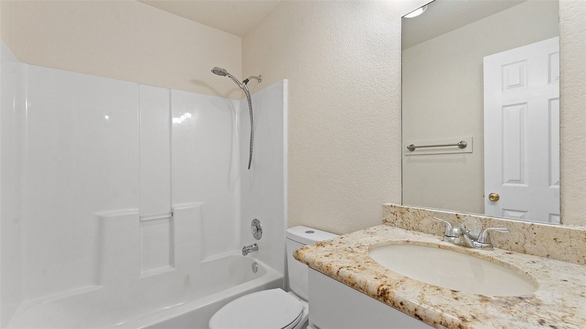 David Lyle Village Ph I - Residential Lease