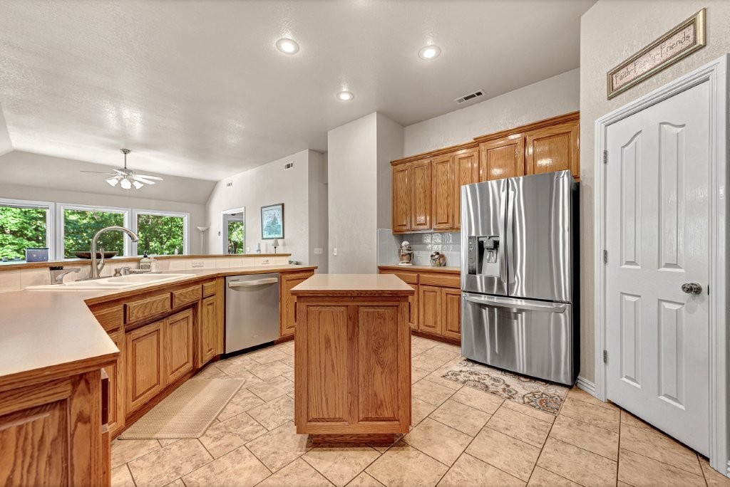 Roberts Sub Bvv - Residential