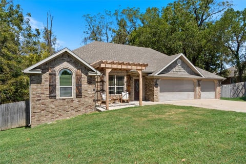 Photo of 3220 Springhill Avenue, Springdale, AR 72762 (MLS # 1359837)