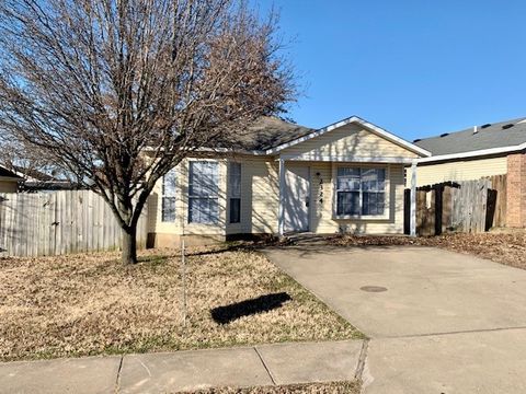 Photo of 2324 Harry Street, Springdale, AR 72764 (MLS # 1333906)