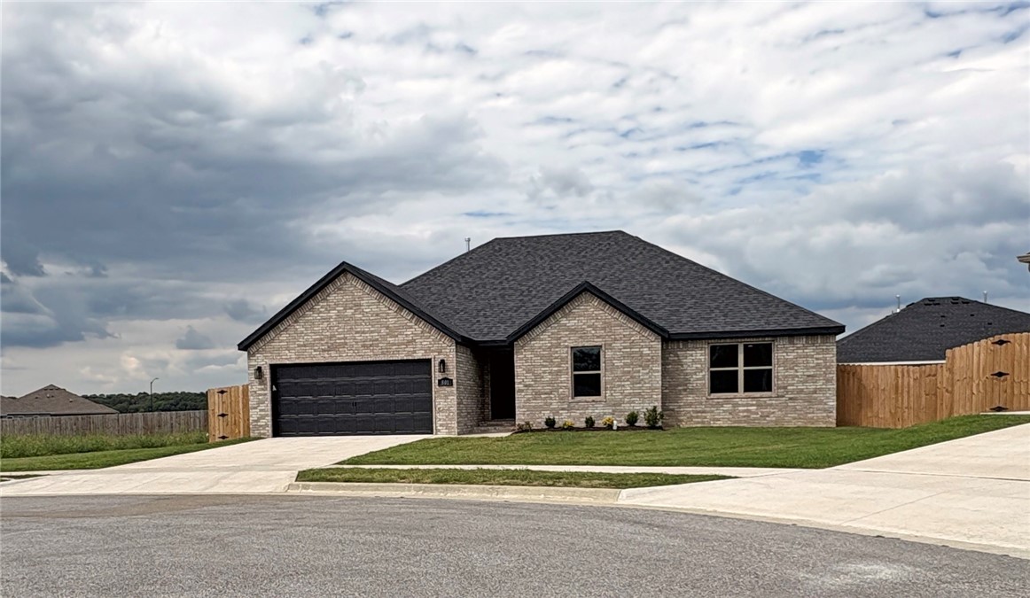 This new home is a modern open plan with many ammenites. Full fenced large back yard. gutters, blinds and much more