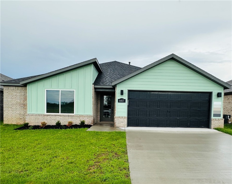 Welcome to Melbourne Plan, a stunning new construction home in the Mason Valley Estates Subdivision, located in the highly desirable Bentonville School District. Designed with both style and functionality, this 3 bedroom, 2 bath home offers a perfect blend of modern elegance and everyday comfort. The open-concept layout invites you to see the spacious interior. At the heart of the home, the kitchen shines with granite countertops, custom cabinetry, a large island, and premium stainless steel appliances, making it perfect for hosting or casual dining. Cozy up by the gas fireplace in the living area or enjoy the practicality of a gas range for all your cooking. With luxury finishes throughout, this home is truly designed for today’s lifestyle. Situated in an exciting new community, future amenities include a pool, adding even more value to your investment. Don’t miss your chance to own the Melbourne Plan. Schedule your showing today and take advantage of the $5,000 builder credit, and up to $5,000 lender credit.