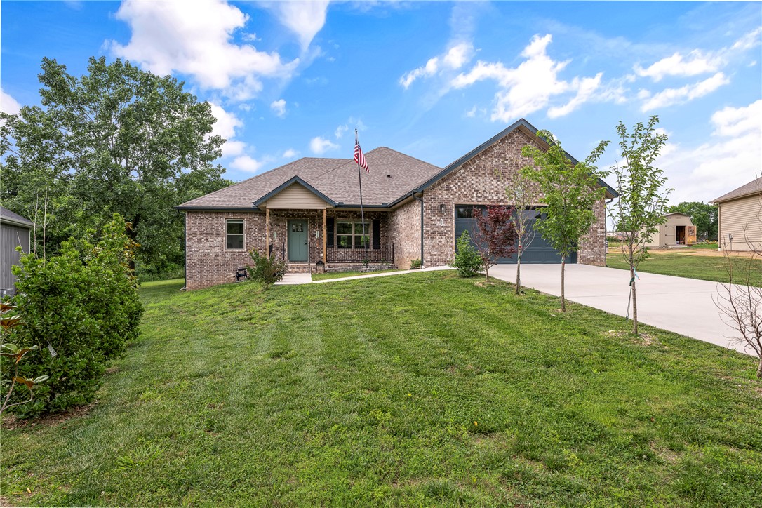 Photo 1 of 28 — 48 Queensferry Lane, Bella Vista, AR 72715