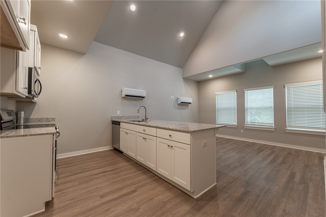Van Buren Avenue Residences - Residential