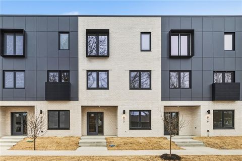Photo of 821 SE H Street, Bentonville, AR 72712 (MLS # 1347096)