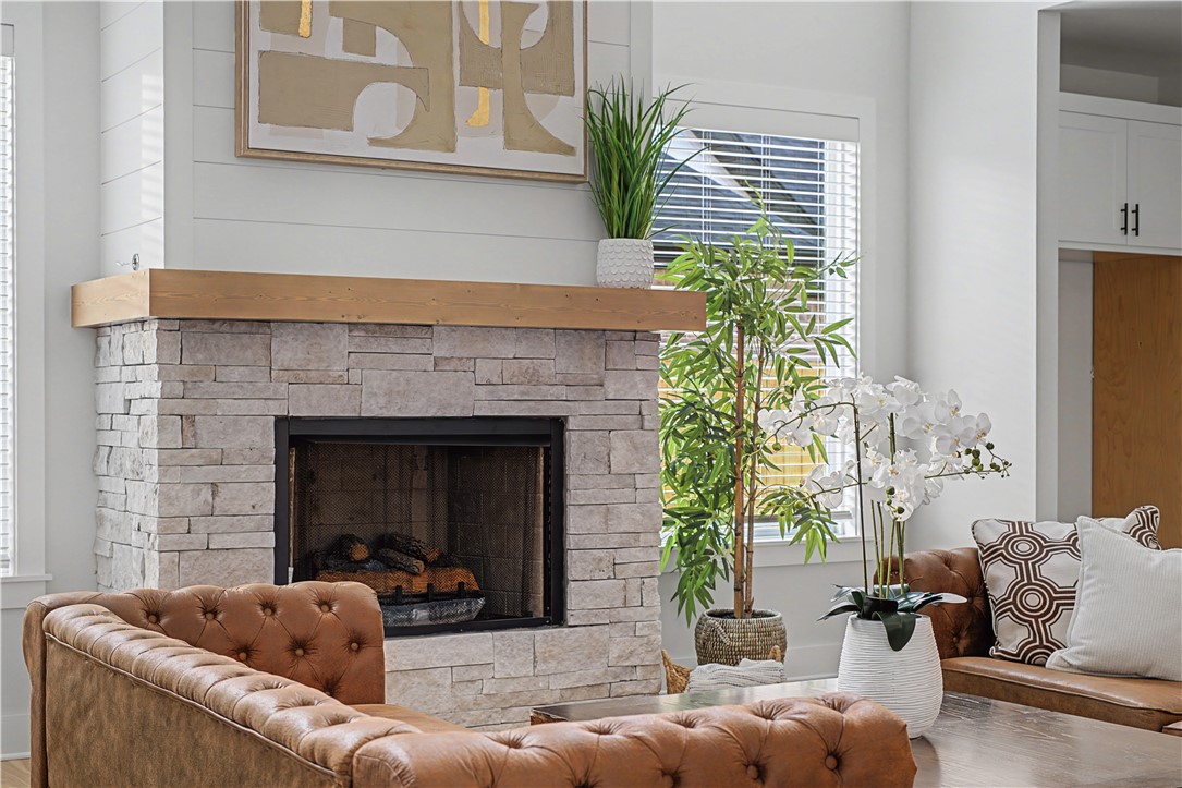 ARLINGTON SUB PH 2-PEA RIDGE - Residential