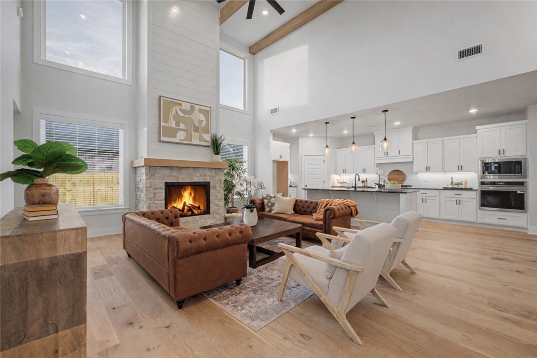 ARLINGTON SUB PH 2-PEA RIDGE - Residential