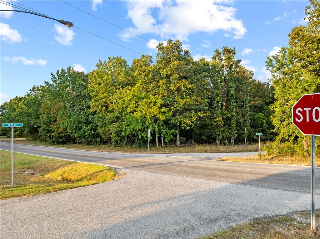 000 W Lynnwood Drive