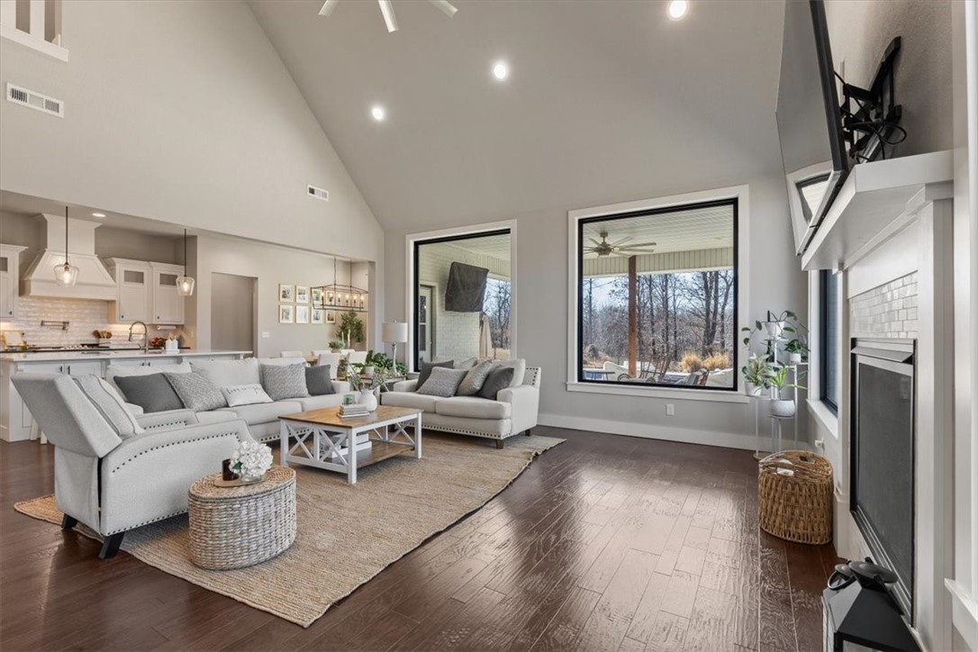 08-19-32-RURAL - Residential