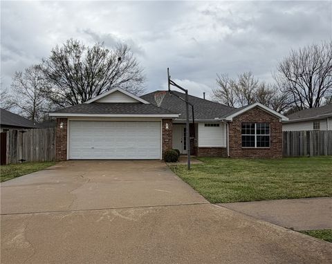 Photo of 2616 Meadow Lake Street, Springdale, AR 72764 (MLS # 1340844)