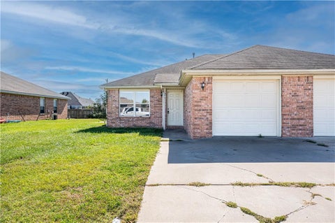 Photo of 307 Southern Trace Drive, Rogers, AR 72756 (MLS # 1362312)