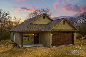 The best memories are made at the lake! Brand new custom construction just 2 short blocks to the boat ramp at the Lead Hill Boat Dock (Sugarloaf Harbor Marina) on Bull Shoals Lake. Open floor plan, custom kitchen island w/stainless steel appliances. and pantry. Master bedroom with oversized walk-in shower. Planned outdoor entertainment space designed to take in the lake view and beautiful Ozark sunsets. Covered front porch perfect for relaxing in your rocking chairs. Oversized two car garage, 2x6 exterior walls, 9ft ceilings and cellulose insulation. Exterior materials are ''smart siding'' (wood composite) and cultured stone.