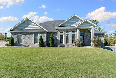 Photo of 2901 W Dogwood Street, Rogers, AR 72758 (MLS # 1327099)