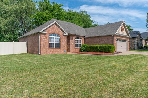 Photo of 524 Westford Street, Springdale, AR 72762 (MLS # 1349113)
