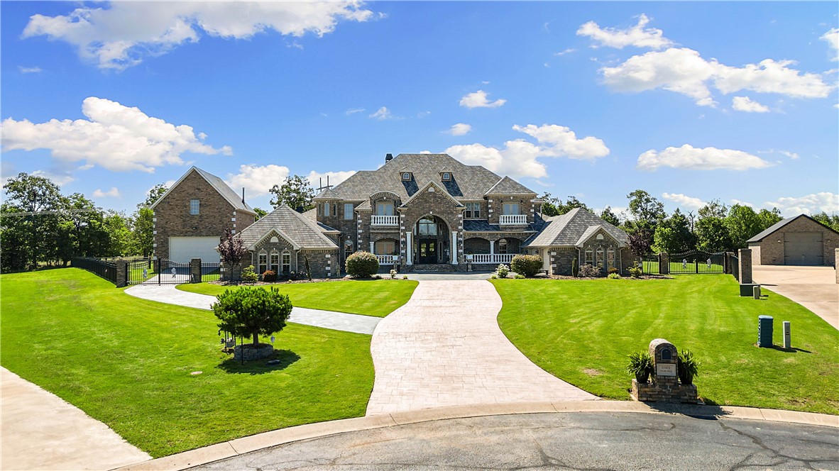 Churchill Downs - Residential