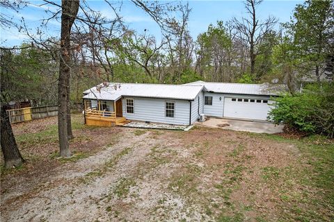 Photo of 18880 Shoreline, Fayetteville, AR 72703 (MLS # 1341520)