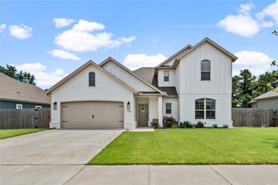 Charming 4 bed, 3 bath home in the heart of Pea Ridge! This well-maintained home features an open floor plan, spacious living area, and a bright kitchen with ample storage. The primary suite offers a walk-in closet and private bath. Enjoy the fully fenced backyard, perfect for pets, entertaining or gardening. Located on a just minutes from schools, parks, and shopping. Donāt miss this move-in ready gem in a growing community!