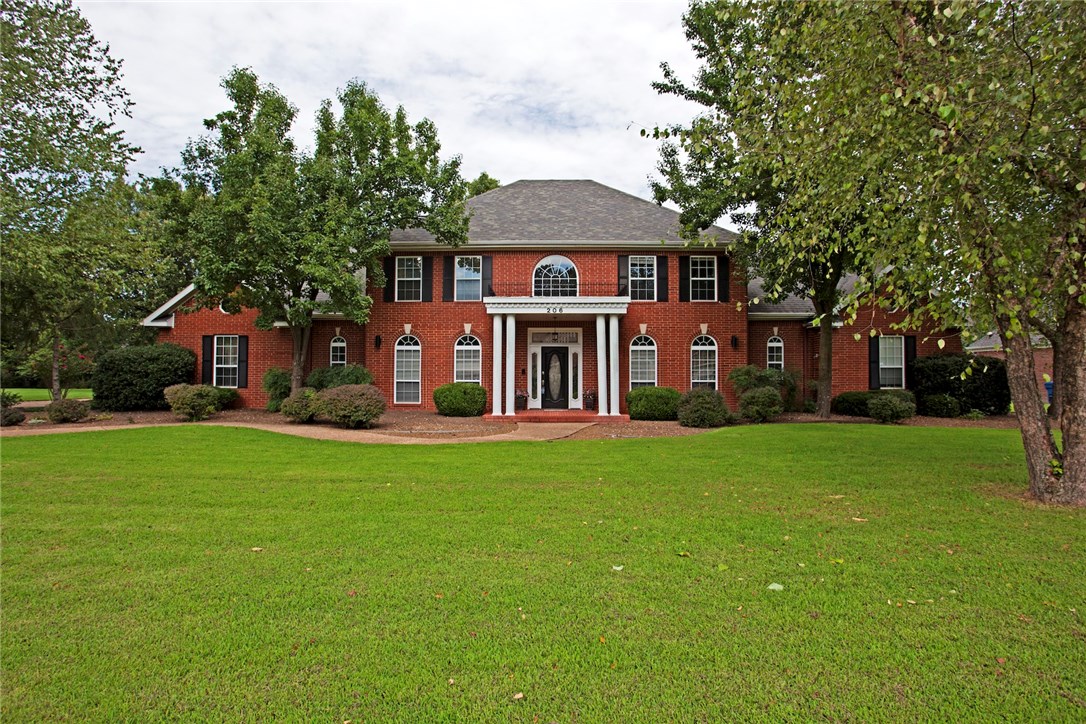 Executive home in one of Bentonville's most established Neighborhoods! Gourmet kitchen with Stainless Appliances. The home features two living areas, home office, formal dining room and bonus room. There is wood flooring through out on the main level. All bedrooms upstairs have their own full bath. With over half an acre, there is lots of room for a pool. Minutes to the Wal-Mart Home Office, Downtown Bentonville and I-49.