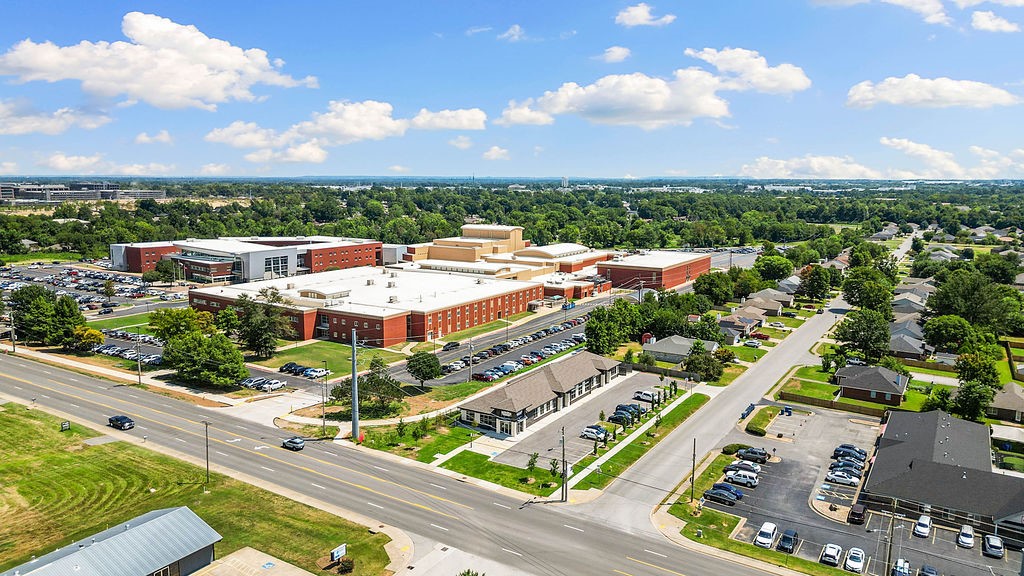 Walnut Valley Sub Bentonville - Commercial Lease
