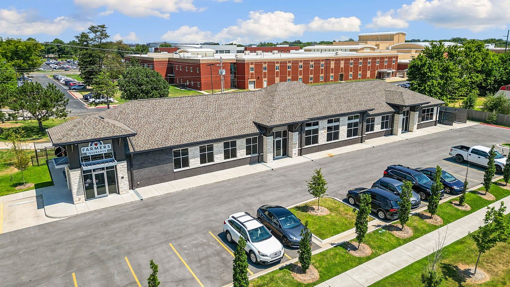 Walnut Valley Sub Bentonville - Commercial Lease
