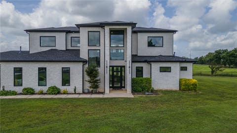 Photo of 10796 Grand Summit Lane, Bentonville, AR 72713 (MLS # 1356157)