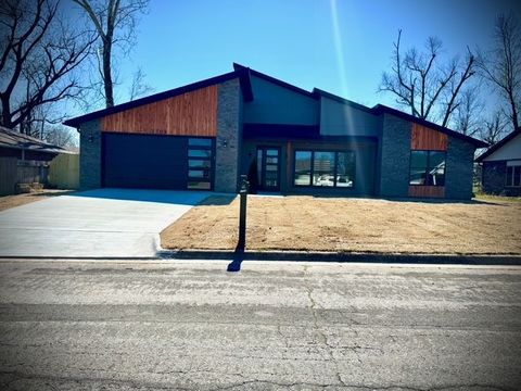 Photo of 2708 W Gum Street, Rogers, AR 72758 (MLS # 1339180)