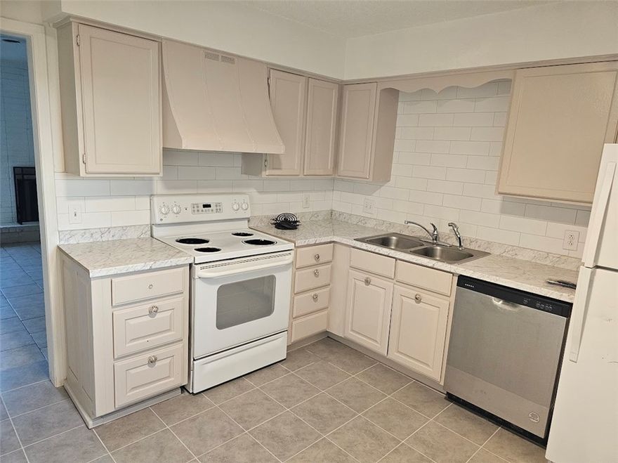 This charming 2-bedroom, 1-bathroom duplex offers a perfect blend of comfort and convenience in a prime Rogers location. 2 min walk to school, to School Situated less than 5 minutes from Downtown Rogers and Hwy 49, and just minutes from the Walmart Home Office, this home is ideal for those seeking easy access to work and local amenities.

Living Space: Approximately 1000 sq. ft. with bright, natural lighting.
Flooring: Durable and easy-to-maintain tile flooring throughout—no carpet!
Kitchen: Fully equipped with a refrigerator and dishwasher.
Laundry: In-unit washer and dryer are available for an additional $35/month.
Parking: Includes a 1-car attached garage.
Outdoor Space: Enjoy a spacious, fully fenced backyard and patio area.
Monthly Rent: $1,200, Security Deposit: $1,250 
Pet Policy: Pets are welcome! (Under 35 lbs, limit 2). Requires a $400 non-refundable pet fee and $35/month pet rent. Smoking: Strictly prohibited.
Utilities: Tenant is responsible for all utilities.