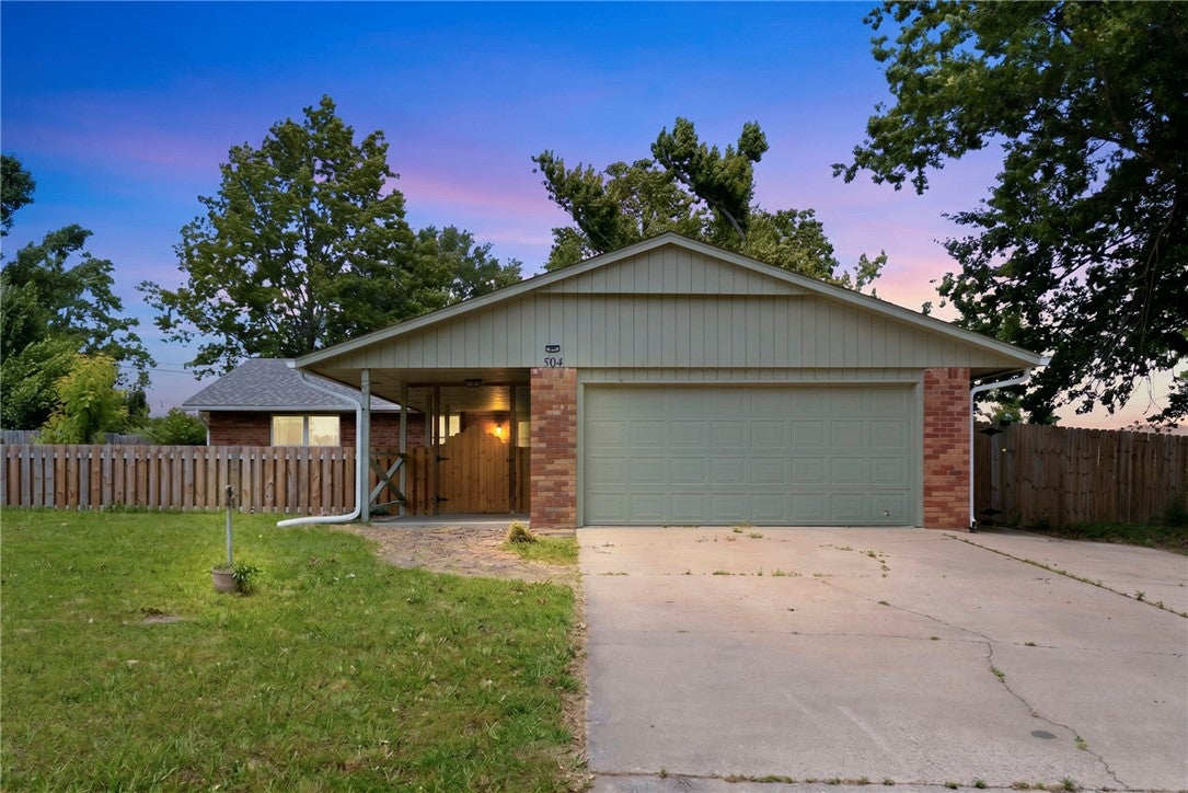 Photo 1 of 33 — 504 S 11th Place, Rogers, AR 72756