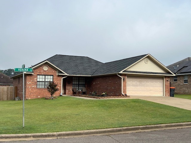 Welcome to 2116 S. Verona Ave., located in a great neighborhood on a beautiful corner lot! This 1532sqft charming 3BR 2BA home features a split floor plan for added privacy and comfort. You'll love the fenced in yard, offering plenty of space and seclusion - perfect for pets, play or relaxing evenings.
Enjoy outdoor living with a patio made for entertaining and hosting gatherings. Don't miss your chance to own this inviting property in one of Russellville's desirable areas!
Schedule your showing today!