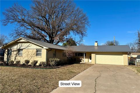 Photo of 2002 Monticello Avenue, Springdale, AR 72762 (MLS # 1331956)