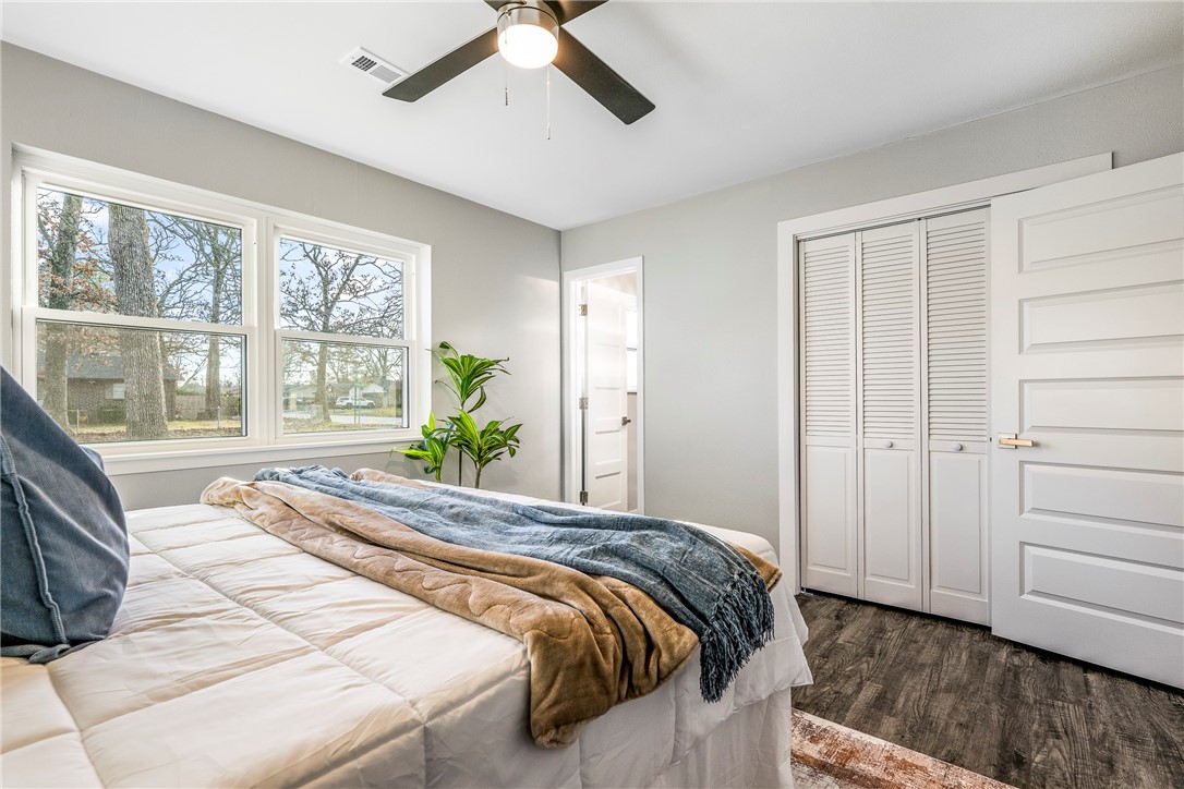 Rolling Oaks Sub Unit 2 Rogers - Residential