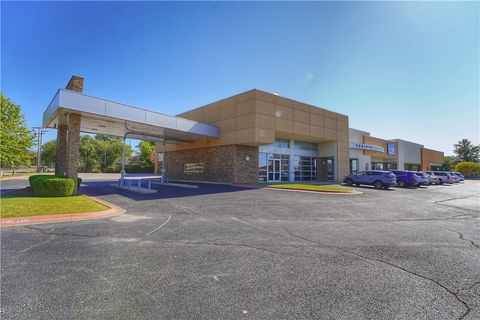 Photo of 225 N Bloomington Street, Lowell, AR 72745 (MLS # 1327797)