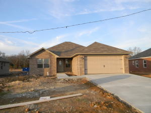 This beautiful new construction three bedroom two bath home is ready for the first owner! This home features a split bedroom floor plan, 10' ceilings in living room, master bedroom with trey ceilings and double master closets, custom cabinets. Carpet in bedrooms and premium vinyl plank flooring in all other areas.
