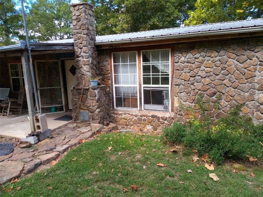 3 bedroom, 2 full baths, with large open living room and kitchen in the Lurton area. Close to highway yet sets back for a secluded and peaceful setting. From the front porch, the scenery of the nearby mountains and valleys are all around. Home is near great hiking trails and hunting areas with lot of nature and wildlife.