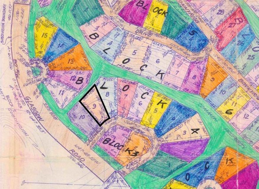 Build your dream retreat on this prime 0.26-acre cul-de-sac lot! Nestled in the beauty of Bella Vista, this property offers the perfect blend of privacy and convenience. Located just minutes from the Missouri/Arkansas border, you’ll enjoy quick access to both states' amenities while staying tucked away from through-traffic. Whether you’re looking to build a custom home or a weekend getaway, this lot provides a quiet atmosphere near world-class mountain bike trails, pristine golf courses, and sparkling lakes. Don't miss this opportunity to own a piece of the Ozarks!