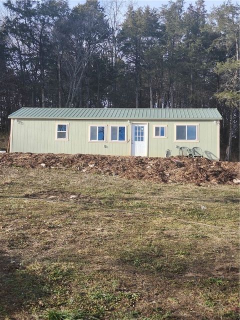 Photo of 2128 County Road 329, Eureka Springs, AR 72632 (MLS # 1332919)